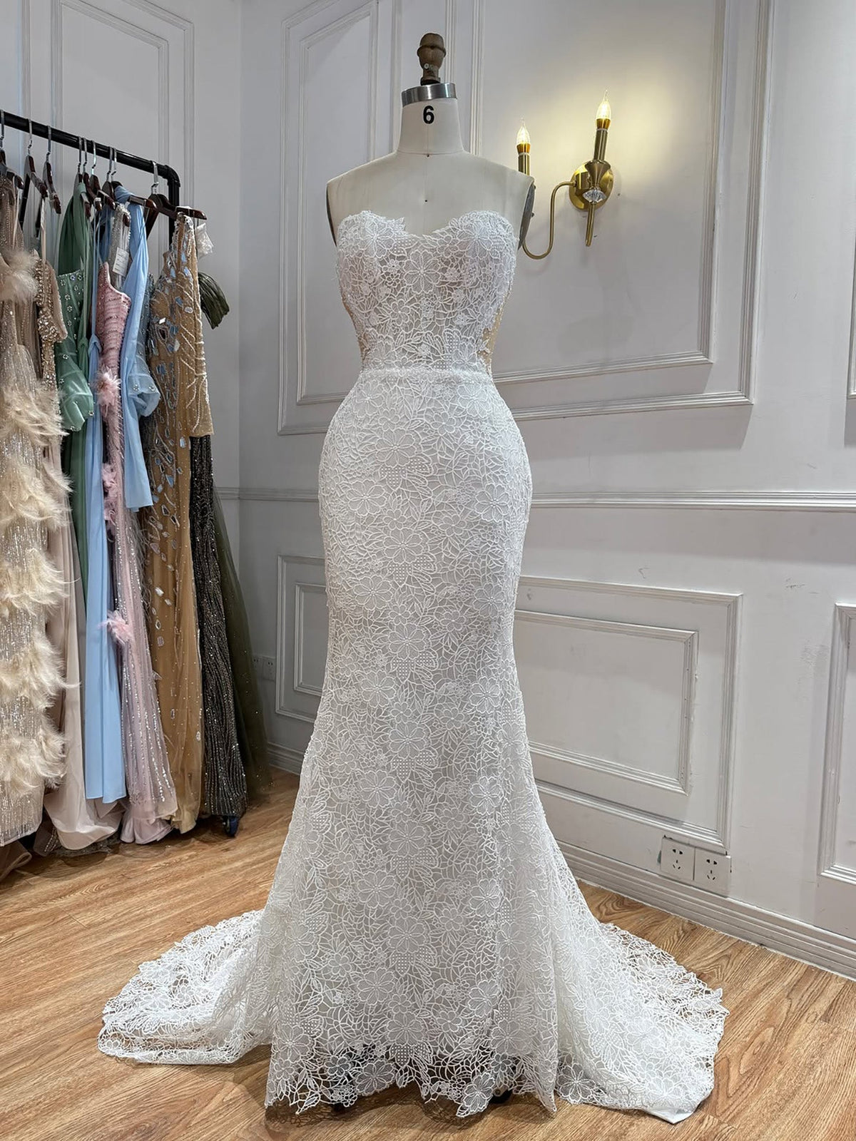 Elegant White Strapless Lace Mermaid Wedding Dress HA2560